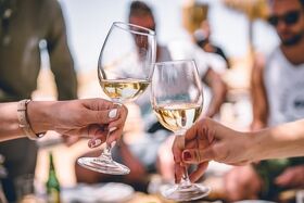 Wine_GlaSSES_2_.jpg Wine_GlaSSES_2_.jpg