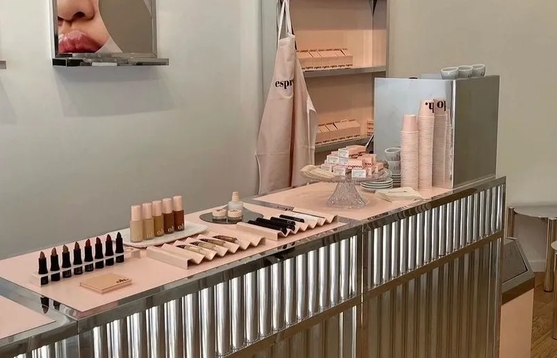 Create an interactive pop-up to launch your cosmetics brand in the United States